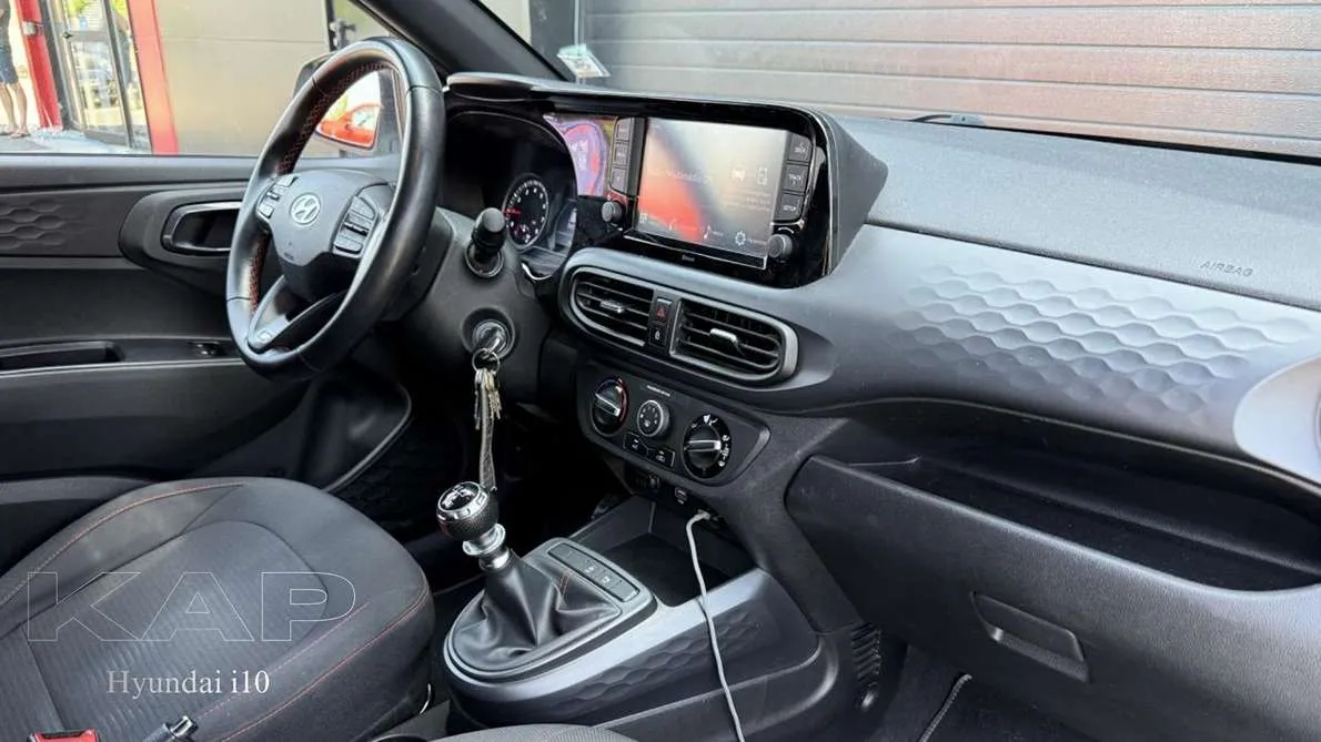 هیوندای i10
